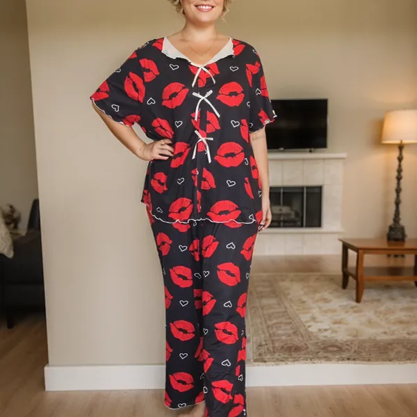 بيجامه نسائية محبوكة بطبعة شفاه -Women's knitted lip print pajamas